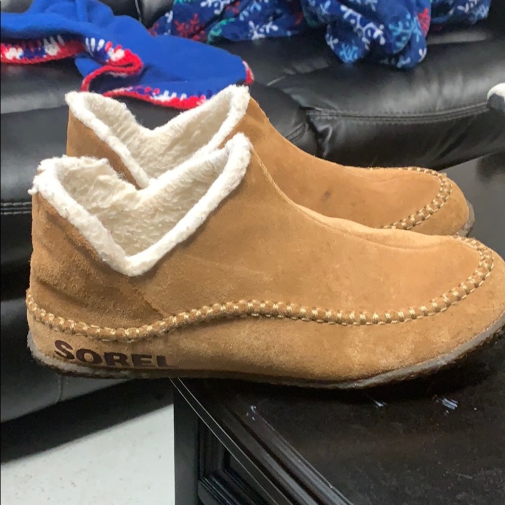 Sorel Slippers- perfect for indoor/outdoor use